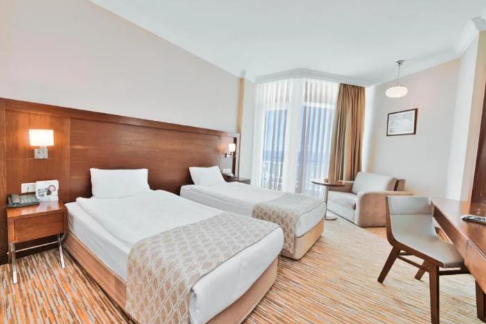 Salamis Bay Conti Resort Hotel & Casino Famagusta  Cameră foto A room at the hotel