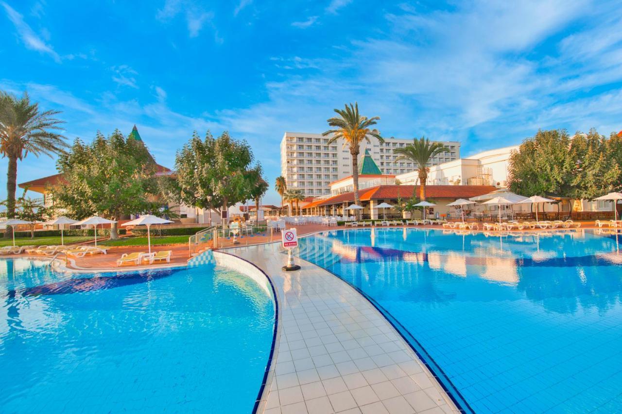 Salamis Bay Conti Resort Hotel & Casino Famagusta  Exterior foto The resort's main pool