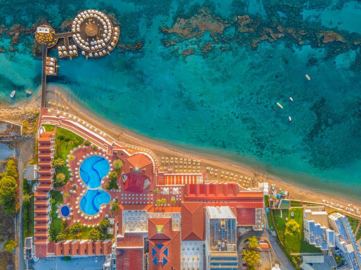 Salamis Bay Conti Resort Hotel & Casino Famagusta  Exterior foto Aerial view of the resort