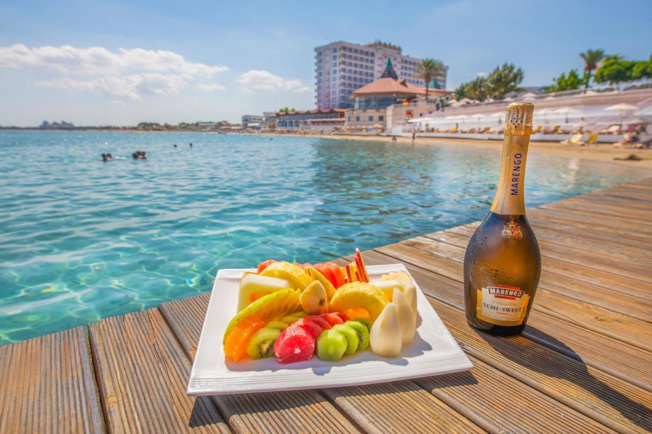 Salamis Bay Conti Resort Hotel & Casino Famagusta  Exterior foto A bottle of Milaneza sparkling wine